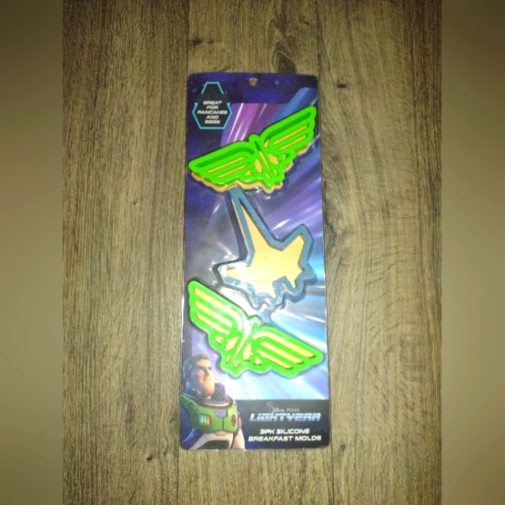NWT Disney Light-year 3pc Breakfast Molds.